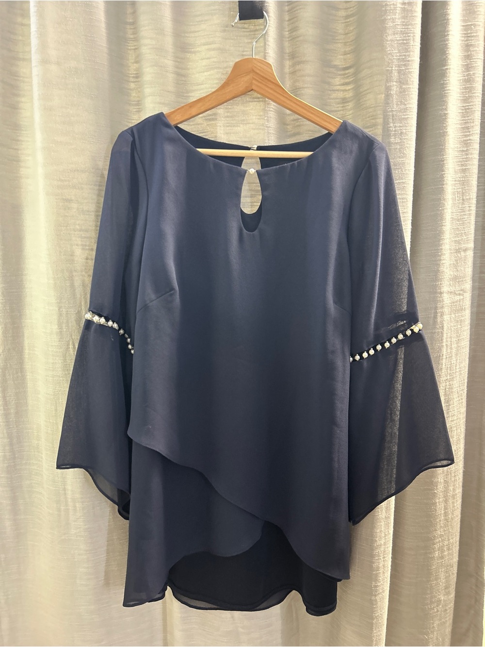 Le Bos Navy Blue Beaded Pearl Split Bell Sleeve Tunic Blouse Size 12